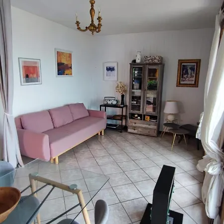 Blu Dipinto Di Blu - View -