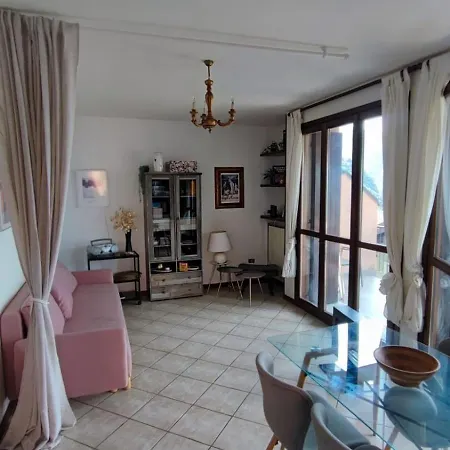 Blu Dipinto Di Blu - View - Perledo