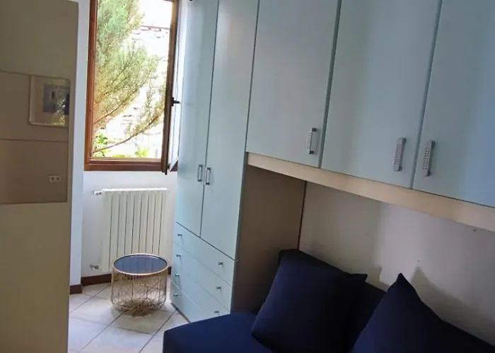 Blu Dipinto Di Blu - View - Perledo