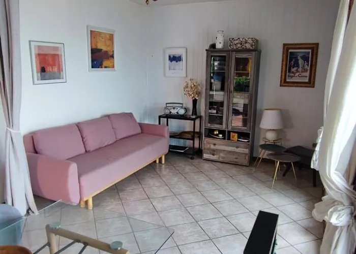 Blu Dipinto Di Blu - View -