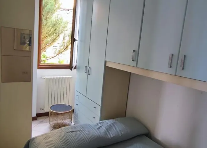 Blu Dipinto Di Blu - View -