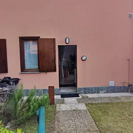 Blu Dipinto Di Blu - View -